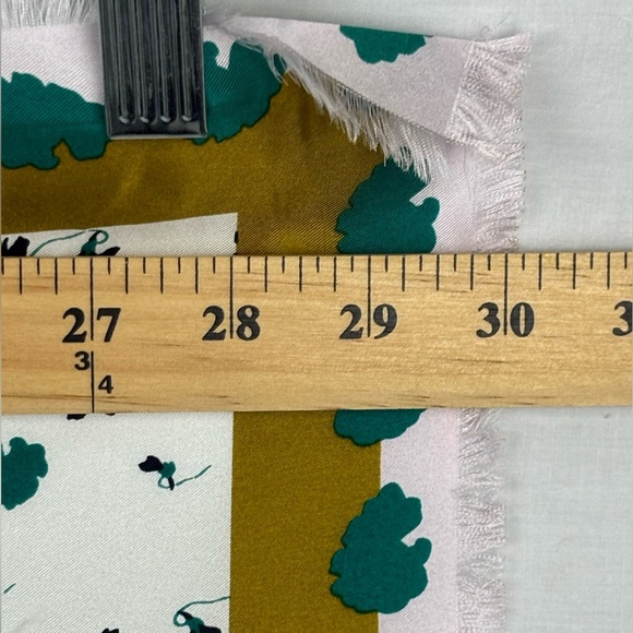 Ann Taylor 100% Silk Printed Scarf 30X30 White withh Green Floral Gold Luxury - Picture 4 of 6